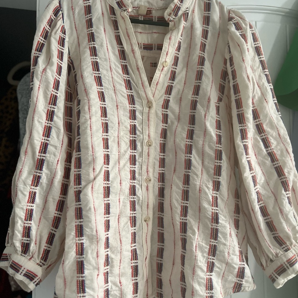 Size medium Anthropologie Pilcro multicolor top. Fits true to size.